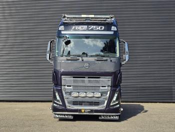 Volvo FH 16 750 / 8x4 / 245.000 kg / RETARDER /